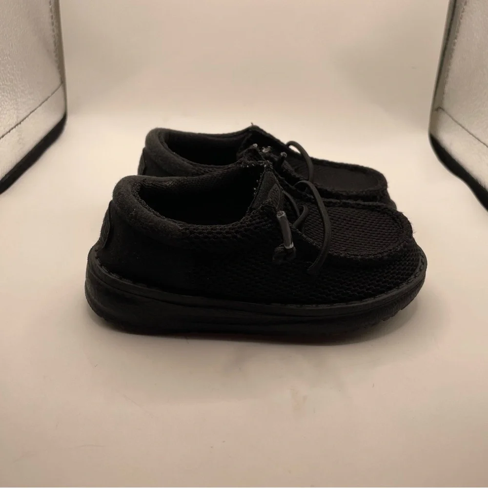 Hey Dude Wally Kids Black loafers Shoes size 6C